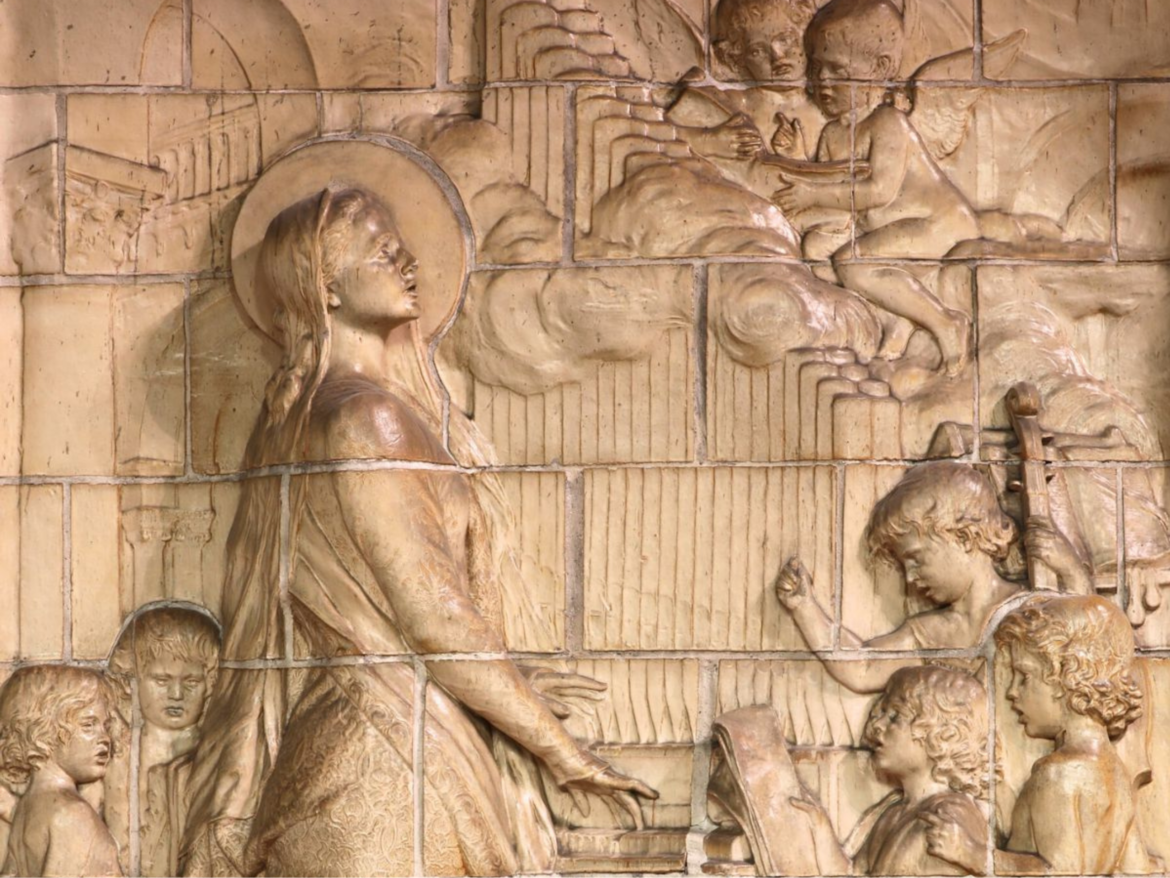 Le relief Sainte-Cécile à Saint Gabriel (Paris XXème)