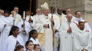 Notre Dame de Clignancourt (75) – Messe de dédicace du nouvel autel