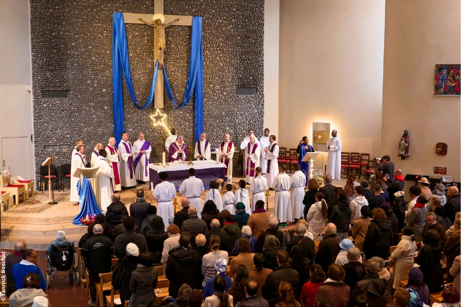 Notre-Dame des Foyers (75) fête les 30 ans de la paroisse